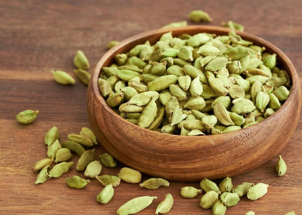 Indian green cardamom 7-8mm premium bold grade 500gm AED 125 per kg Dubai UAE wholesale GCC Iraq Iran